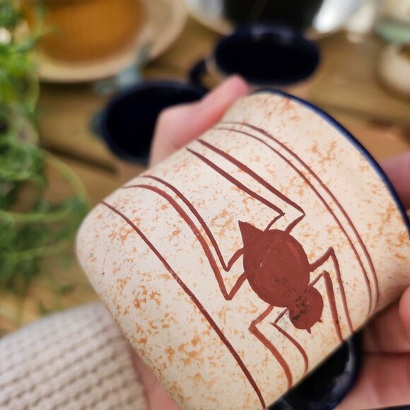 RARE Vintage Handmade black widow spider ceramic espresso mugs, set of 6 - Picture 13 of 13